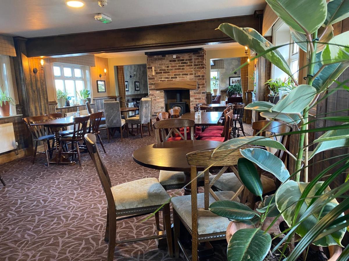 The Egerton Arms Astbury Hotel คองเกิลตัน ภายนอก รูปภาพ